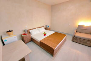 Изображение Изображение: Трехместный «Комфорт» с балконом, вид на бассейн #1 #15