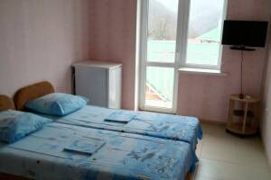 Изображение Изображение: 3-х местный с балконом и личным санузлом у номера #1 #5