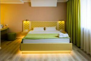 Изображение Изображение: Трёхместный «Люкс» с балконом #1 #10