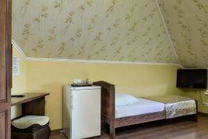 Изображение Изображение: Трехместный номер на мансарде главный корпус #1 #7