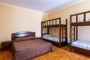 Изображение Изображение: Шестиместный номер с двумя двухярусными кроватями #1 #3