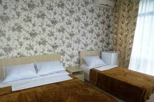 Изображение Изображение: 3-х местный с удобствами в номере с балконом #1 #2