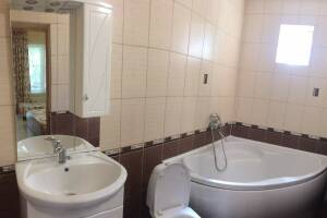 Изображение Изображение: 3-х местный Полулюкс на 1-ом этаже № 15 #1 #5