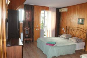 Изображение Изображение: № 7 «Номер на 3−4 человека с балконом на море» #1 #5