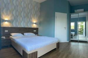 Изображение Изображение: Номер с двуспальной кроватью и видом на горы #1 #1