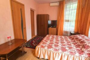 Изображение Изображение: Комната на 2х-3х гостей без балкона на 3 м этаже #1 #4