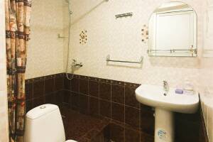 Изображение Изображение: Комната на 2х гостей без балкона на 4 м этаже #1 #5