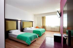 Изображение Изображение: Трёхместный номер стандарт без балкона #1 #8