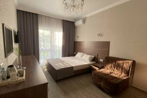 Изображение Изображение: 3-х местный «Стандарт Улучшенный» с балконом #1 #2