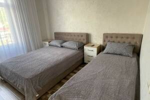 Изображение Изображение: 3-х местный номер с балконом — 3 этаж #1 #5