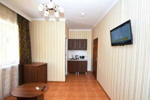 Изображение Изображение: 2-х комнатный номер с маленьким балконом #1 #4