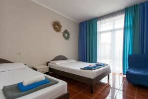 Изображение Изображение: 3-х местный"Полулюкс"с балконом с видом на бассейн #1 #4