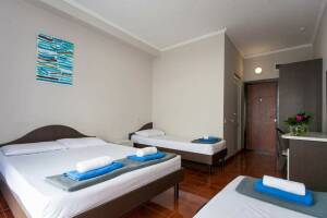 Изображение Изображение: 4-х местный"Полулюкс"с балконом с видом на бассейн #1 #6