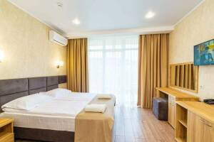 Изображение Изображение: Трёхместный стандарт с балконом #1 #3