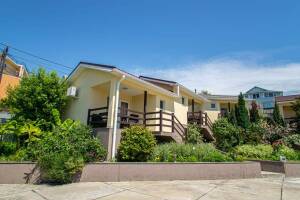 Изображение Изображение: Гостевой домик «Комфорт» № 8 #1 #8