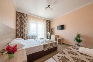 Изображение Изображение: Стандарт 3-х местный с балконом #1 #3