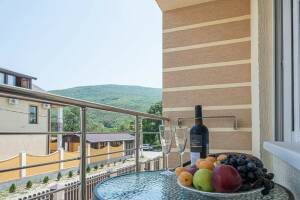 Изображение Изображение: Люкс 3-х местный с балконом #1 #4