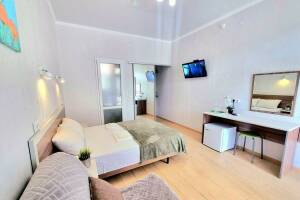 Изображение Изображение: 3х местный номер «Комфорт Плюс» #1 #4