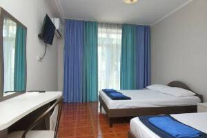 Изображение Изображение: 3-х местный «Полулюкс» с балконом на переулок #1 #3