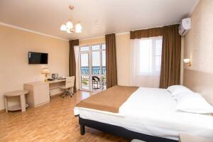 Изображение Изображение: 5-ти местный «Люкс» с видом на море #1 #8