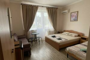 Изображение Изображение: 4-х местный номер с балконом #1 #3