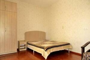 Изображение Изображение: 3−4-х местная «Семейная с кухней и двориком» #1 #2