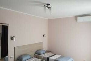 Изображение Изображение: 2х-3х местный 18 м² № 1 окно во внутренний двор #1 #1