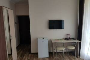 Изображение Изображение: 2х-3х местный 15 м² № 2 окно во внутренний двор #1 #2