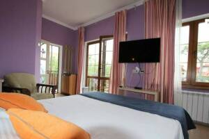 Изображение Изображение: № 4−6 — Люкс 1 комн с балконом, 4х местн, 2 этаж #1 #5