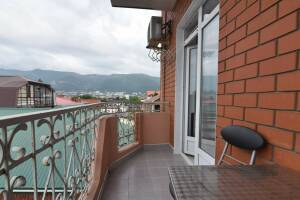 Изображение Изображение: Трёхместный номер с доп. местом балконом № 35 #1 #8