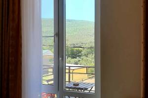 Изображение Изображение: 3-х местная комната с балконом, вид на горы #1 #2