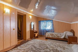 Изображение Изображение: 2-х комнатный «Люкс» с балконом на 4−6 человек #1 #9