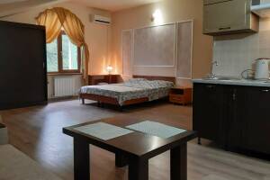 Изображение Изображение: Пяти-шестиместный номер-студио с кухней, 2−3 этаж #1 #3