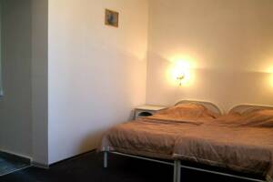 Изображение Изображение: Трёхместная комната с удобствами #1 #3