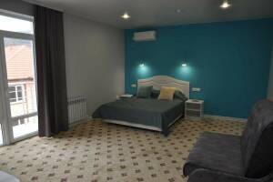 Изображение Изображение: Семейный полулюкс с балконом (4−5 чел.) #1 #6