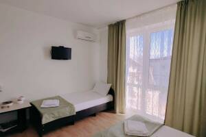 Изображение Изображение: 3-х местный «Полу-люкс» с балконом #1 #5