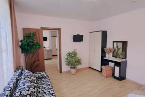 Изображение Изображение: 2-х комнатный 6-ти местные апартаменты с лоджией #1 #12