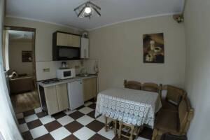 Изображение Изображение: Однокомнатный трехместный на первом этаже #1 #2