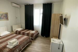 Изображение Изображение: 3-х местный номер «Стандарт» с балконом #1 #5