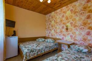 Изображение Изображение: 3-х местный номер с удобствами #1 #2