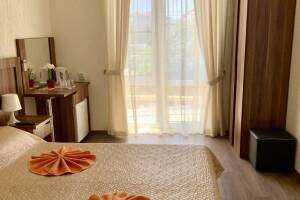 Изображение Изображение: «Делюкс» 3-х местный с балконом (до 4 чел) #1 #10