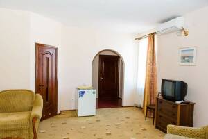 Изображение Изображение: 2-х комнатный номер «Люкс» без балкона #1 #4