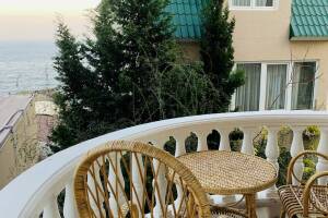 Изображение Изображение: Трехместный «Стандарт» с балконом, 3 эт #1 #3