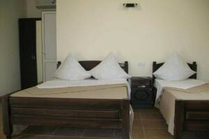 Изображение Изображение: Трёхместный #1 #2