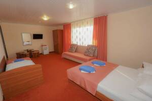 Изображение Изображение: Стандартный 3-х местный номер с балконом Корпус1,2 #1 #2