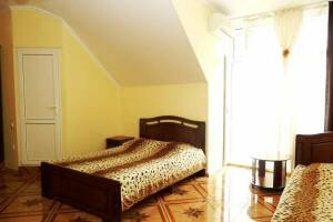 Изображение Изображение: 3-х местный номер #1 #2