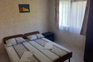 Изображение Изображение: 4-х местный, двухкомнатный номер #1 #2