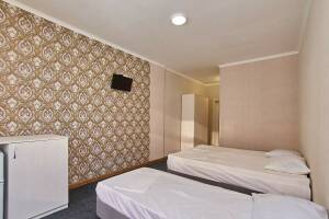 Изображение Изображение: Трёхместный номер с балконом #1 #2