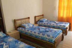 Изображение Изображение: 3-х местный «Люкс» (общий балкон) #1 #4