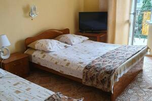 Изображение Изображение: 3-х местный номер с удобствами (3 этаж) #1 #1